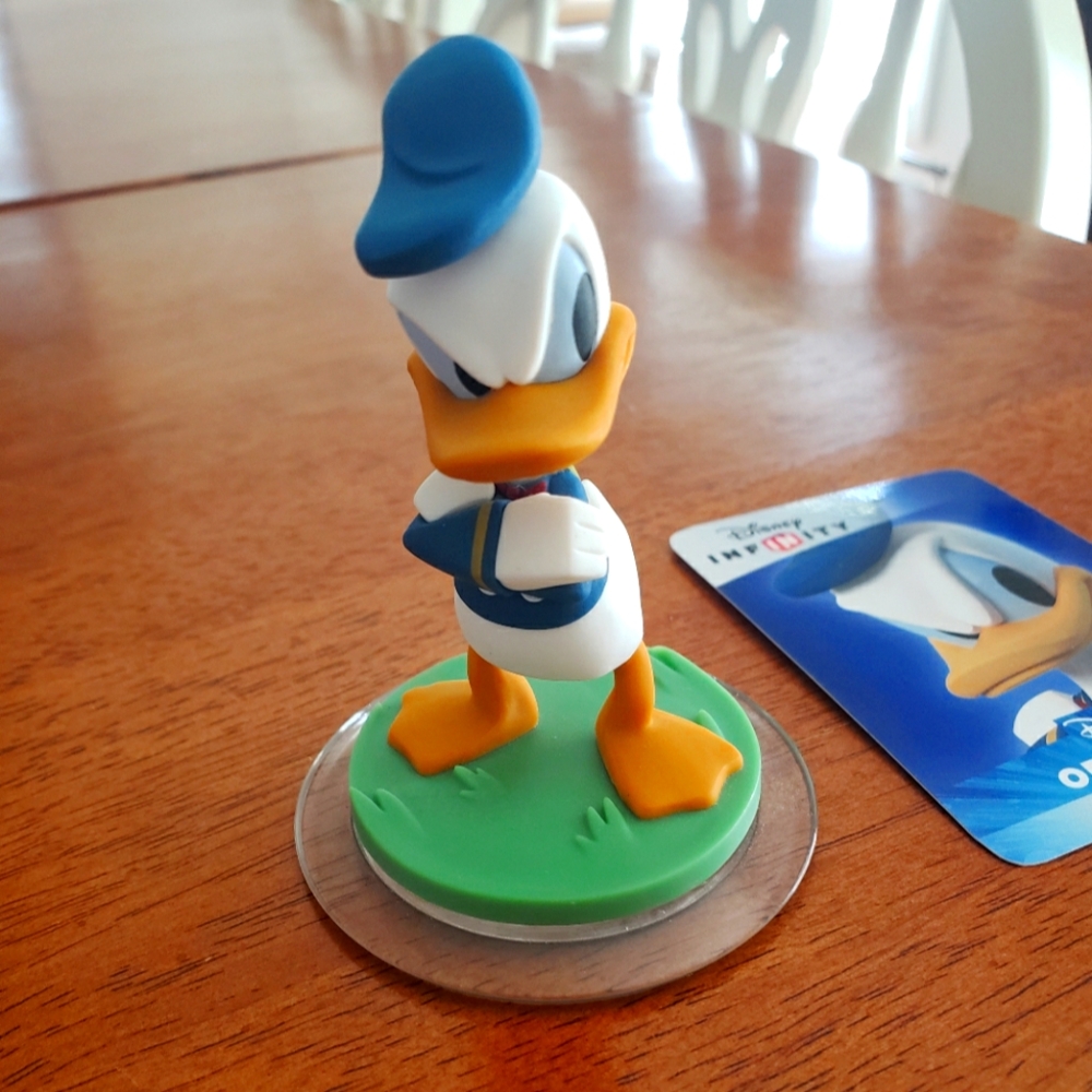 Donald Duck Figure Disney Infinity 2.0 Edition With GAME card